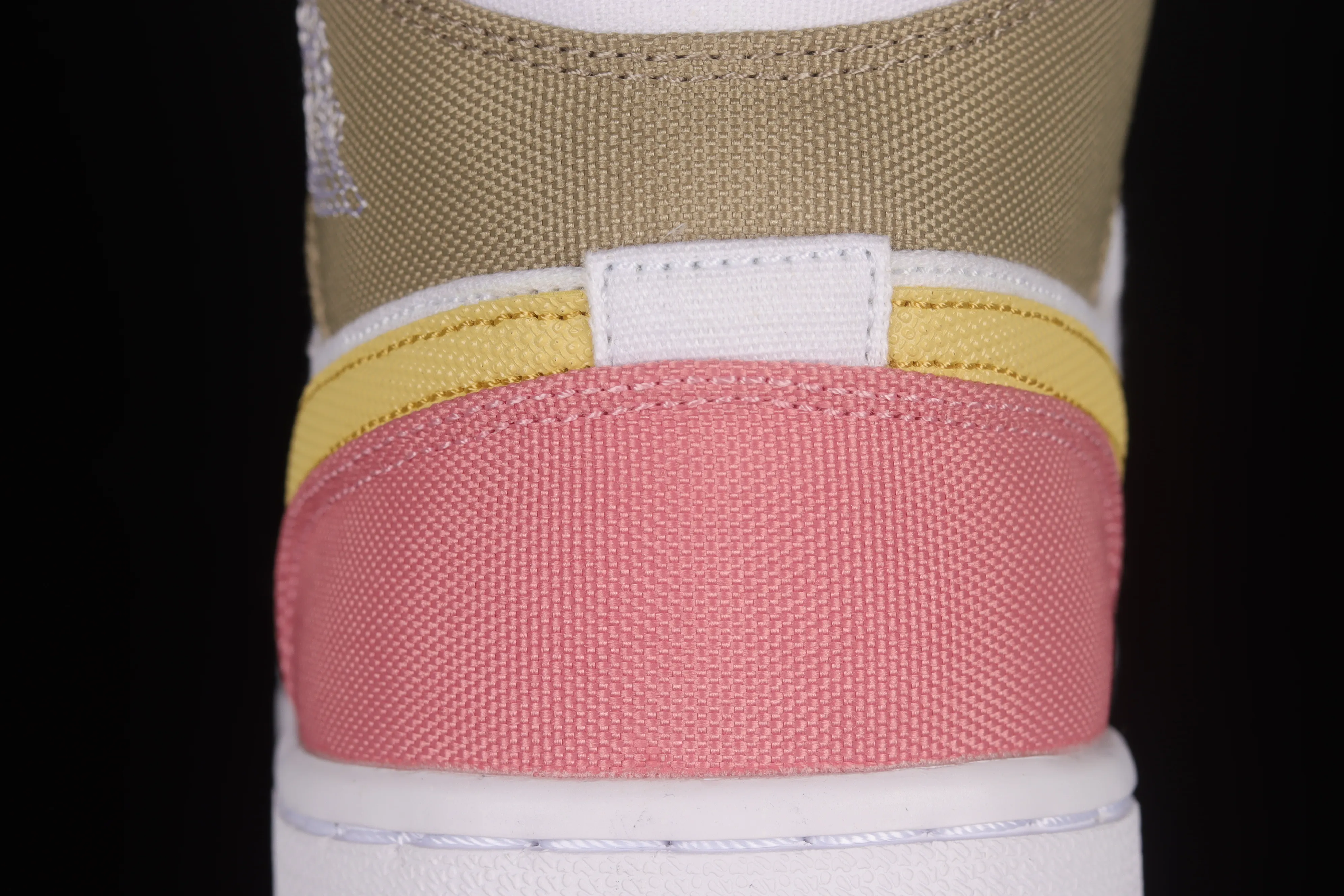 All categories Air Jordan Jordan series basketball shoes Air Jordan 1 Mid Air Jordan 1 Mid AJ1 candy powder Zhongbang basketball shoes DJ0338-100